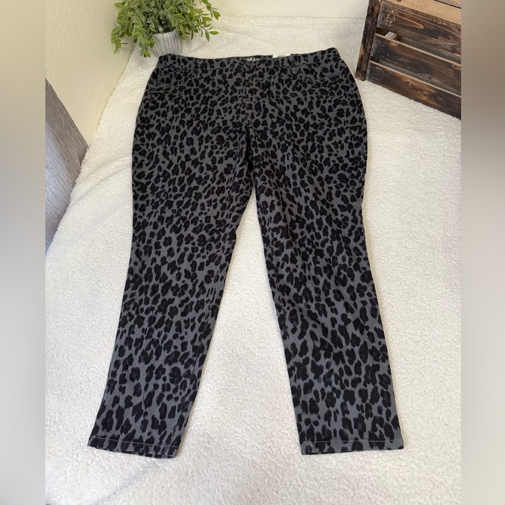 Style & Co leopard curvy skinny pants 20W